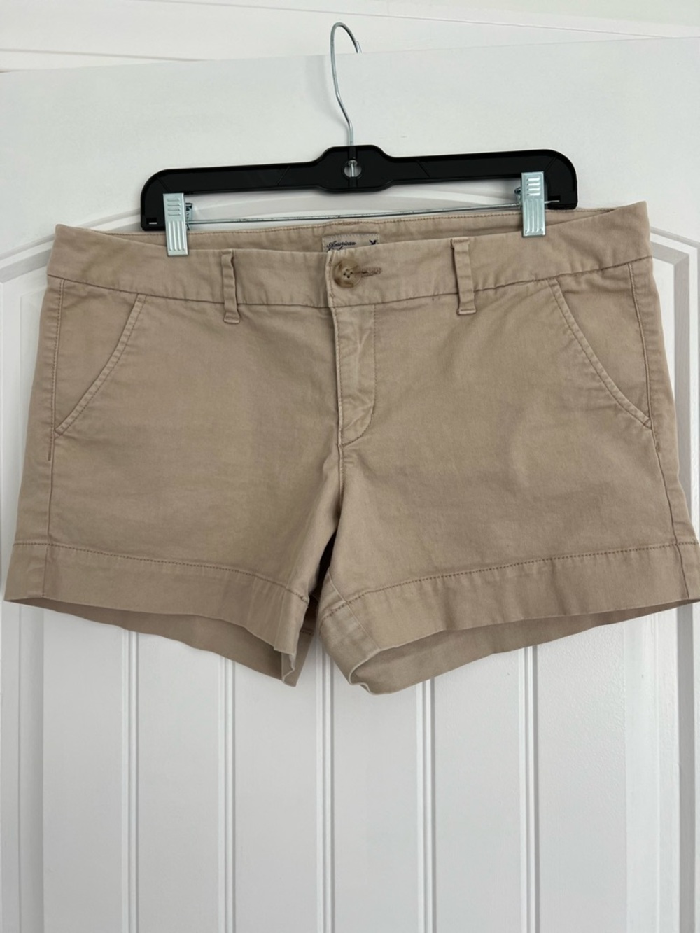 American Eagle Outfitters Women's Tan Cotton Chino Shorts